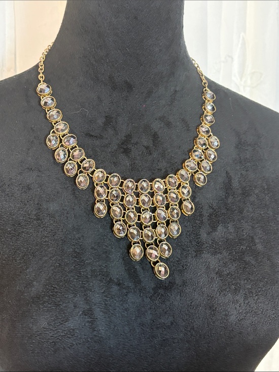 Jewelry - Gold black faceted gem Bib Statement Necklace with smoky black Faceted Stones